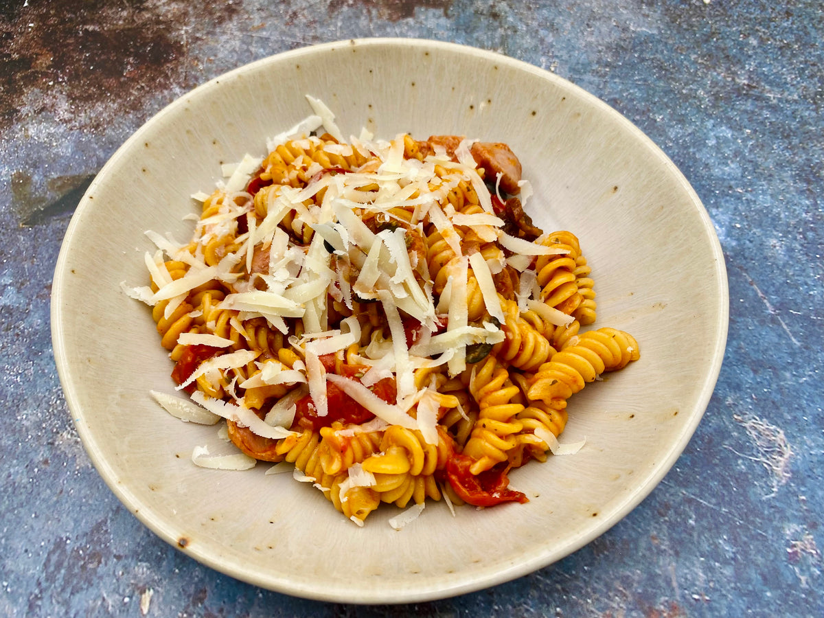 One-Pot-Pasta mit Salsiccia und getrockneten Tomaten
