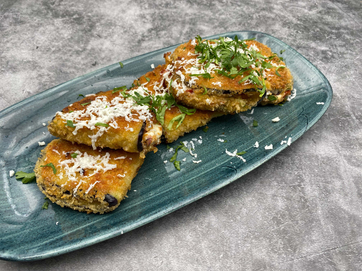 Knusprige Aubergine mit Feta-Tomaten-Füllung