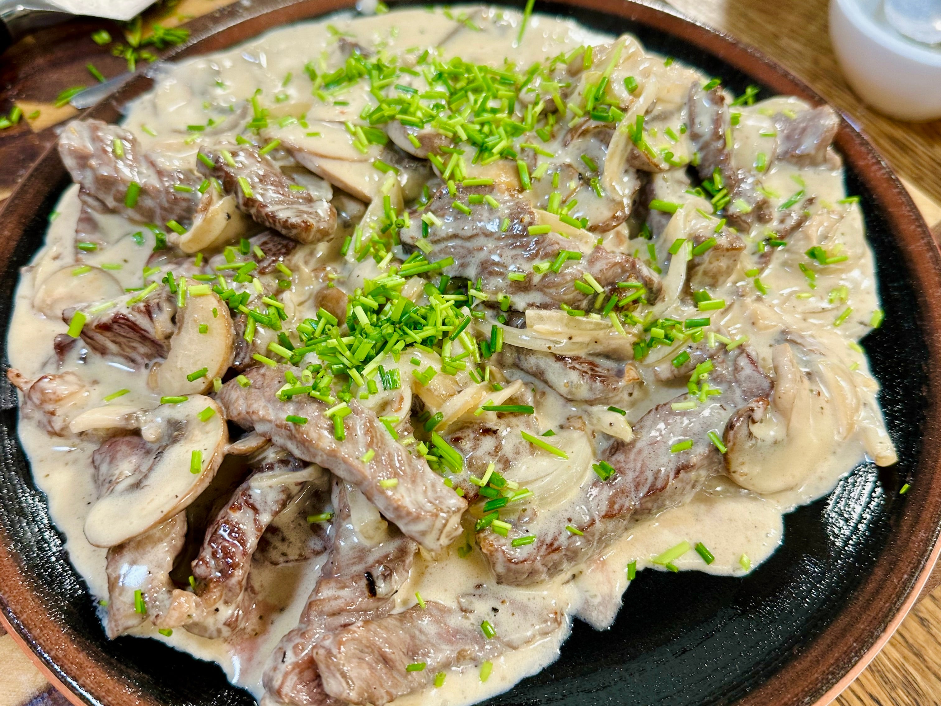 Rahmgeschnetzeltes mit Entrecôte – HENSSLERS Rahmgeschnetzeltes mit Entrecôte – HENSSLERS