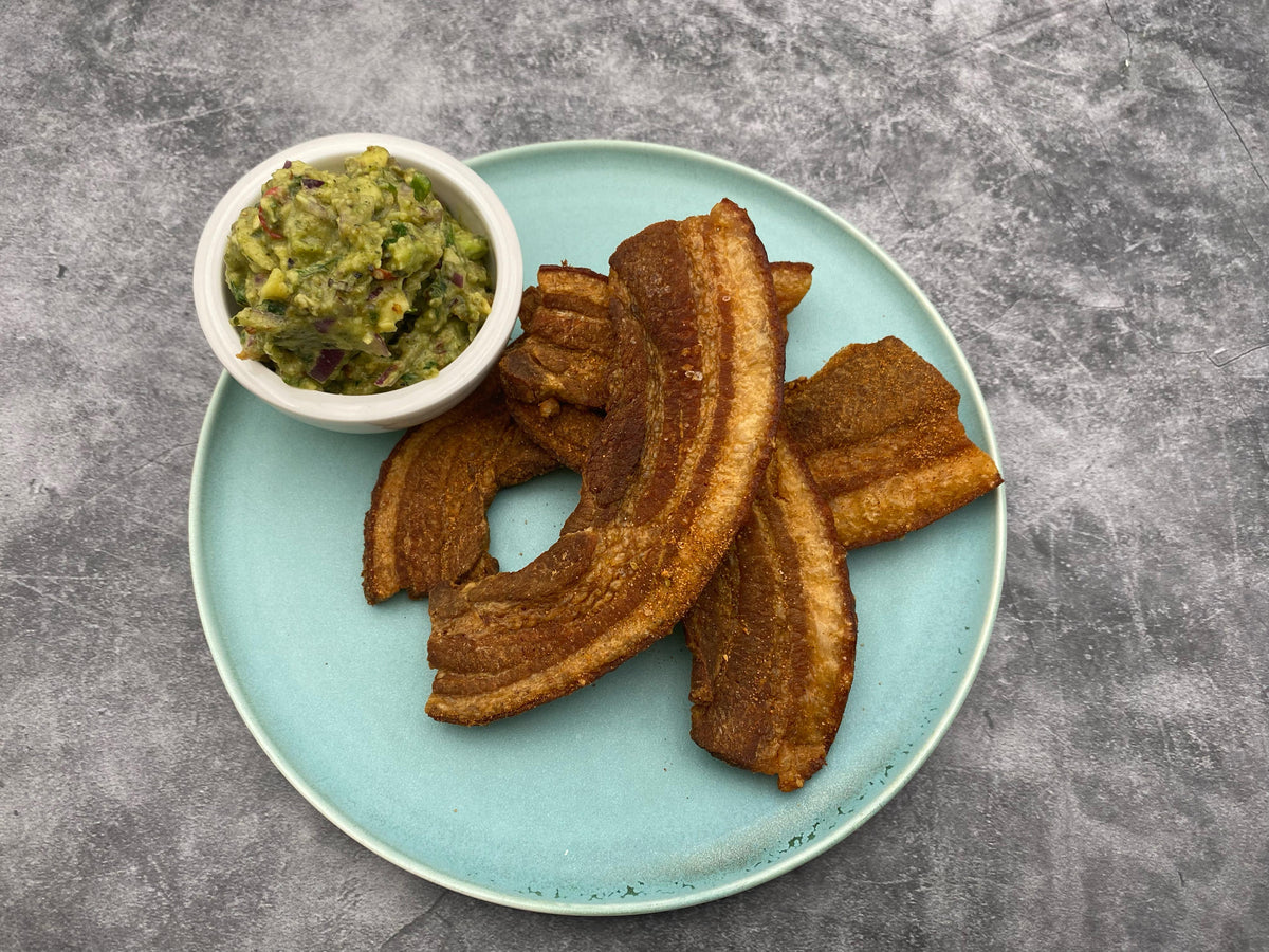 Knuspriger Schweinebauch mit Guacamole