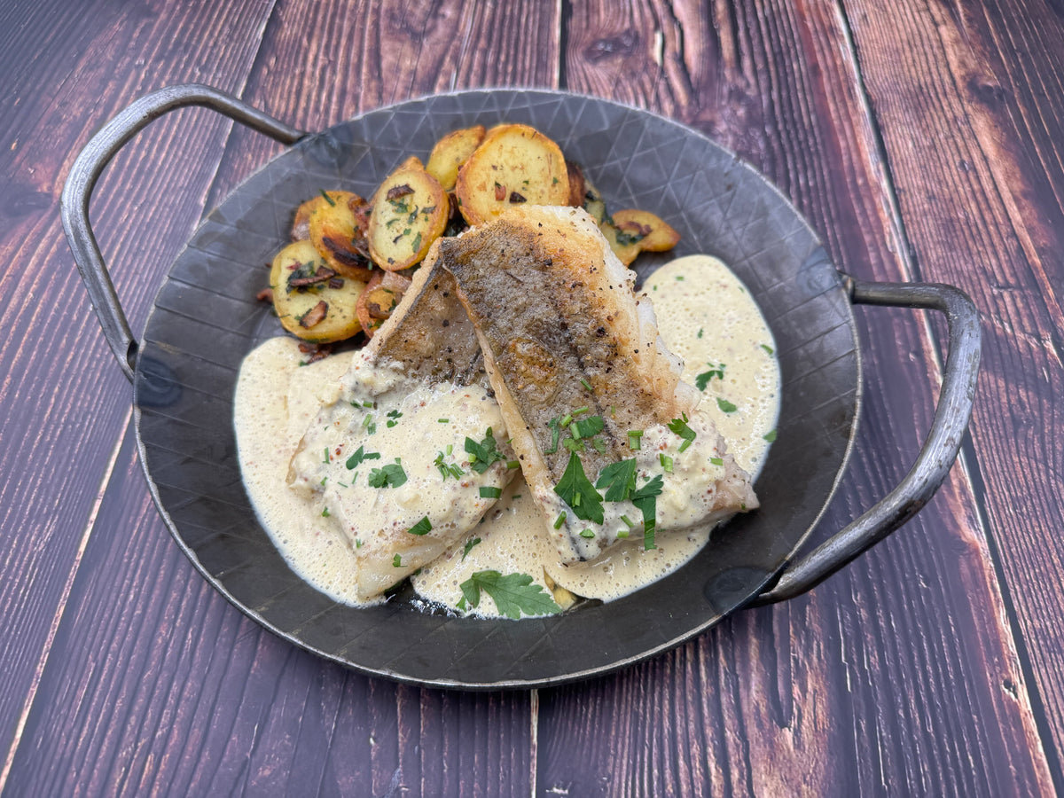 Pannfisch mit Bratkartoffeln und Senfsauce