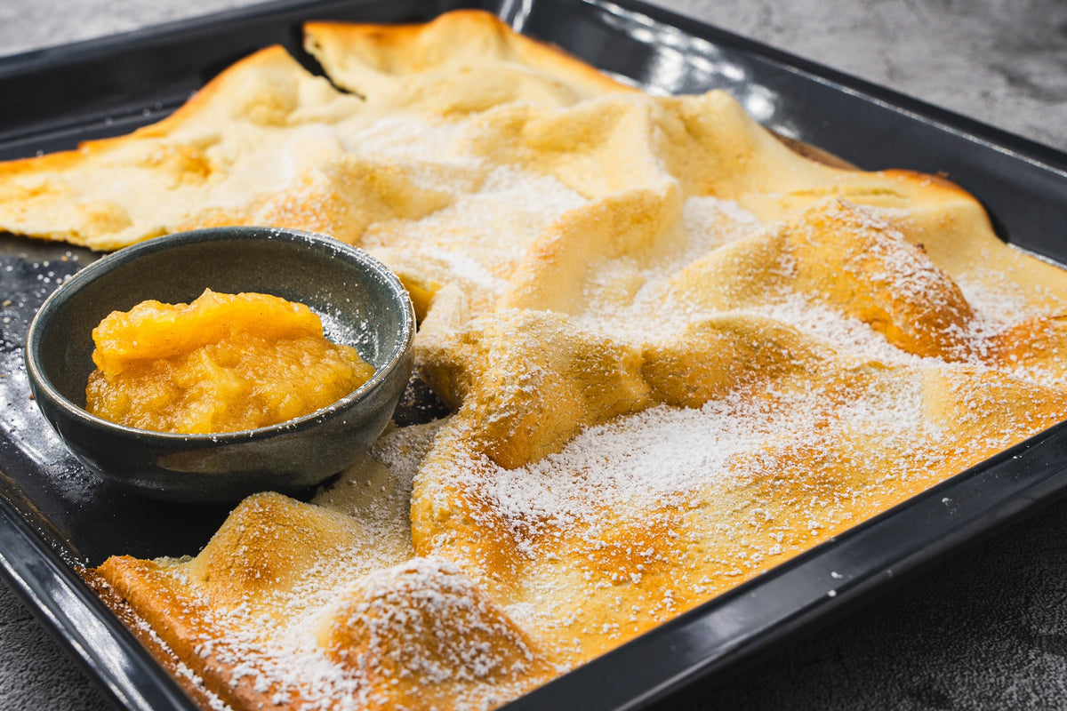 Ofenpfannkuchen mit Apfelmus
