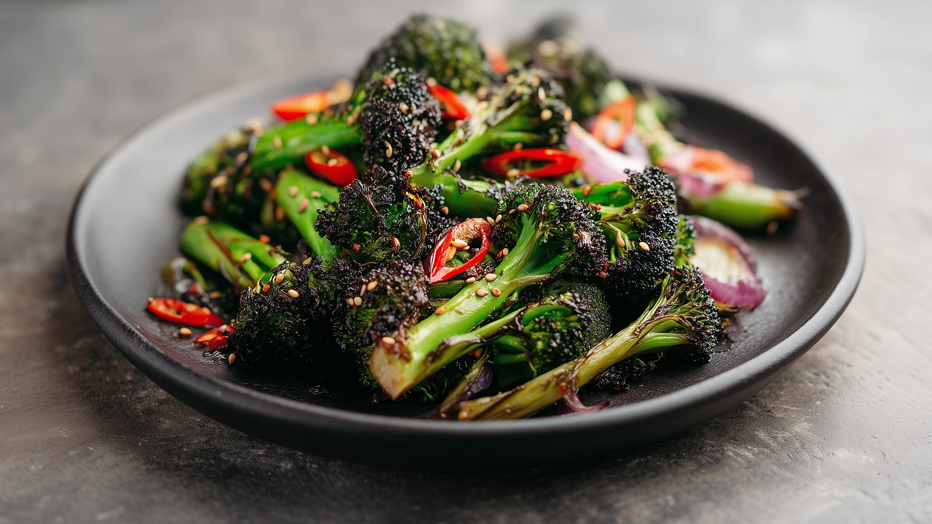 Gebratener Brokkoli mit Soja und Sesam